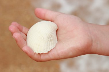 Karadeniz üzerinde küçük kız