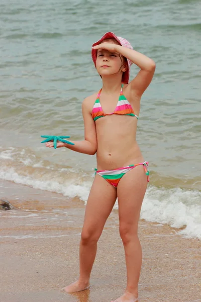 Little girl over the Black Sea — Stock Photo, Image