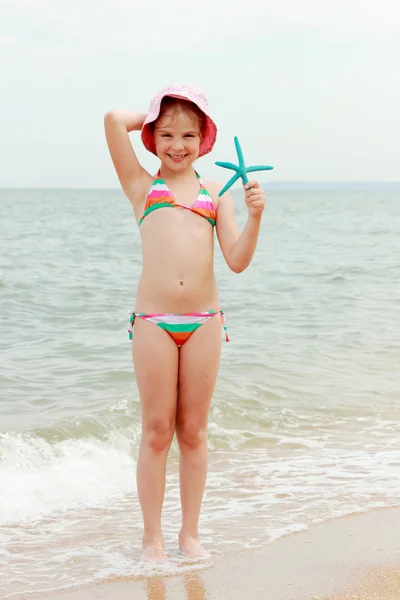 Little girl over the Black Sea — Stock Photo, Image