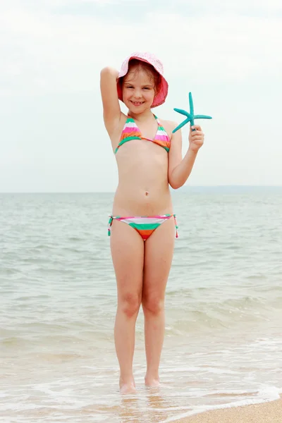 Jolie enfant en plein air — Photo