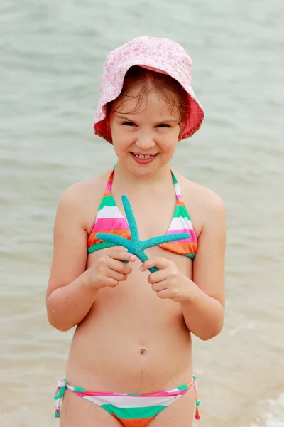 Jolie enfant en plein air — Photo