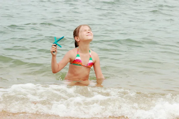 Little girl outdoor — Stock Photo, Image