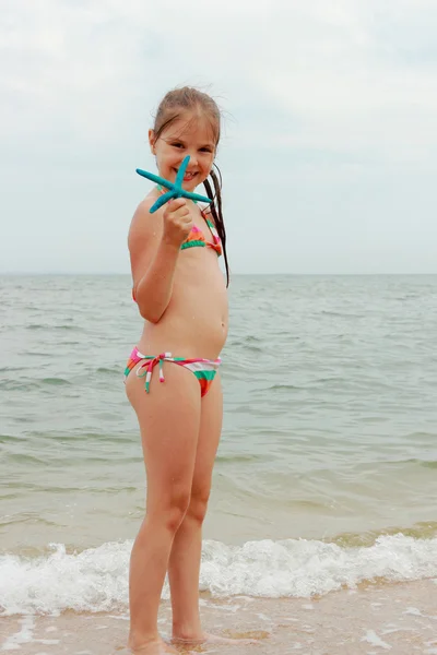 Jolie enfant en plein air — Photo