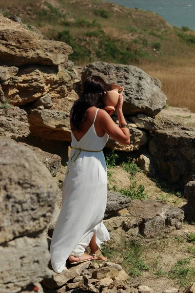 Piękne kobiety w starożytnej miejscowości — Zdjęcie stockowe
