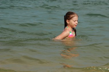 Karadeniz üzerinde çocuk