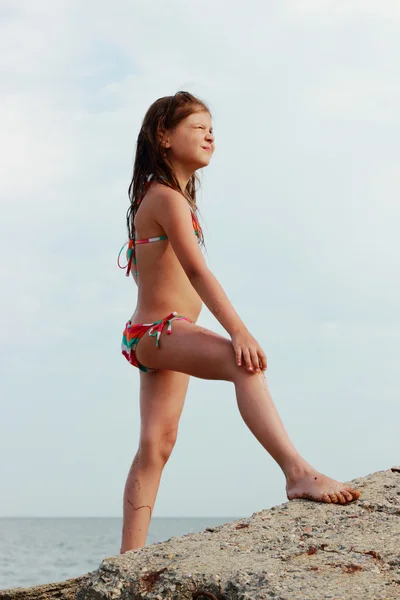 Lovely little girl over tha Black Sea — Stock Photo, Image