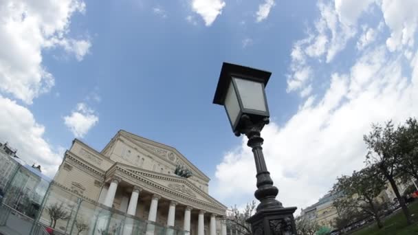 Early spring of the Bolshoi Theater — Stock Video
