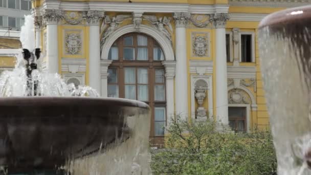 Vroeg in de lente van het Bolshoi Theater — Stockvideo