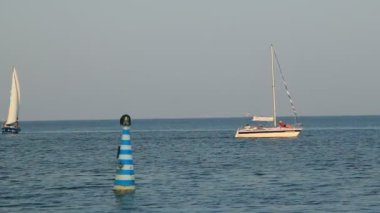 Kerch, Doğu Kırım 'da Azov ve Karadeniz arasındaki yat