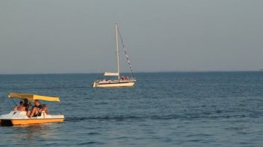 Kerch, Doğu Kırım 'da Azov ve Karadeniz arasındaki yat
