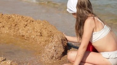 küçük kız açık