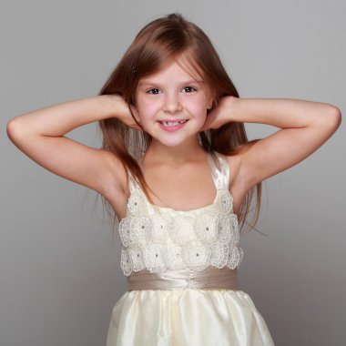 Neşeli bir modeldir