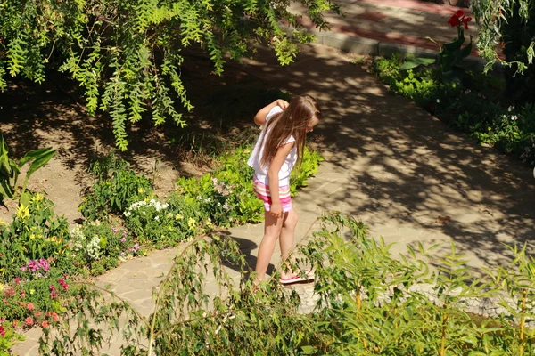 Καλοκαιρινές Διακοπές Χαριτωμένο Κορίτσι Ανάπαυσης Στην Κριμαία — Φωτογραφία Αρχείου