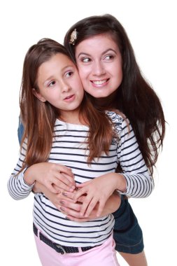 Mutlu ve neşeli anne ve kızı