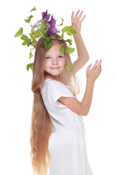 Criança com flores — Fotografia de Stock