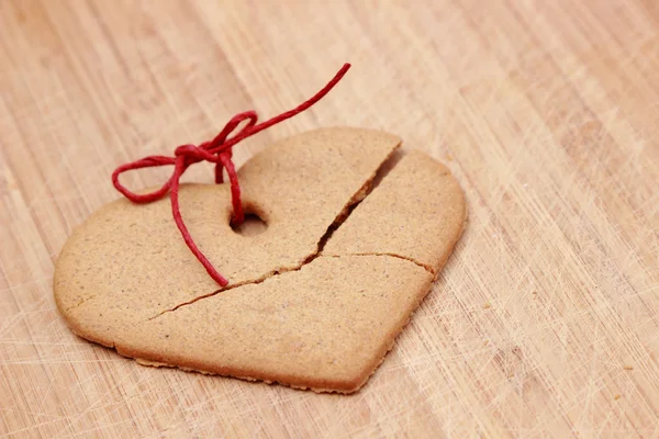 Gebrochenes Herz Form Von Lebkuchen — Stockfoto