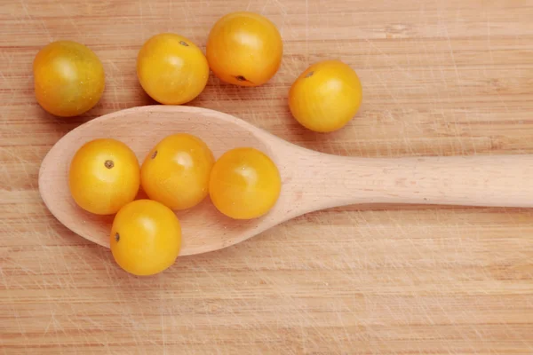 Tomates cerises jaunes — Photo