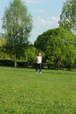 Gülen çocuk açık