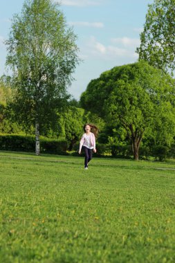 küçük kız açık