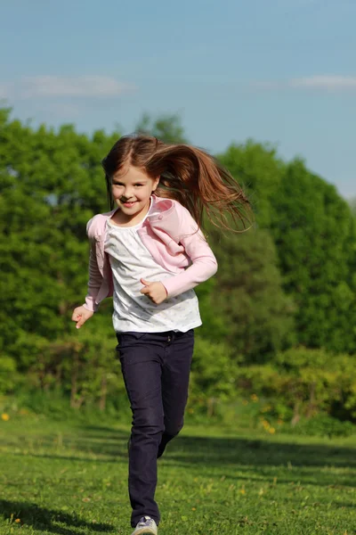 Niña al aire libre — Foto de Stock