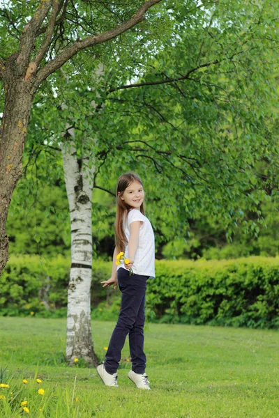 Beautiful kid outdoor, Moscow, Russia — Stock Photo, Image