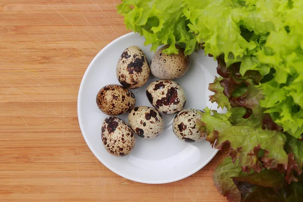 Lettuce Leaf Eco Quail Eggs — Stock Photo, Image