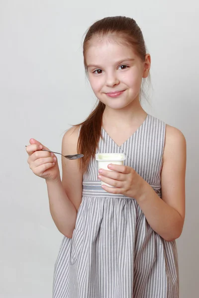 Kid på mat tema — Stockfoto