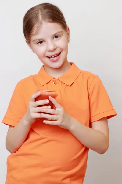 Sonriente niño en el tema de la comida — Foto de Stock