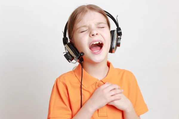 Active kid singing — Stock Photo, Image