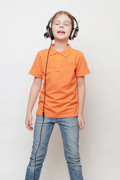 Kid zingen — Stockfoto