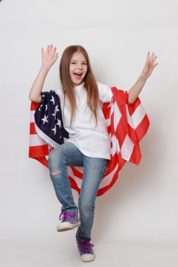 Çocuk ve ABD bayrağı