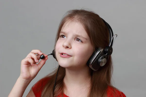 Kid singing — Stock Photo, Image