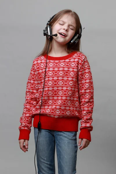 Kid singing — Stock Photo, Image