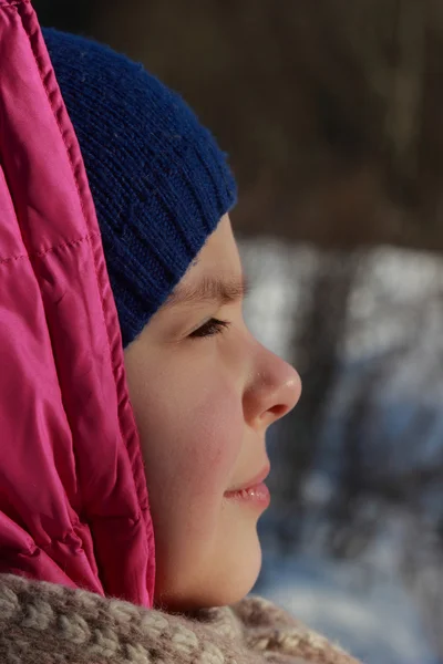 Kid outdoor in winter season — Stock Photo, Image