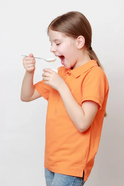 Kid på mat tema — Stockfoto