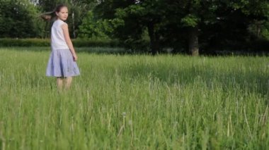 güzel küçük kız açık