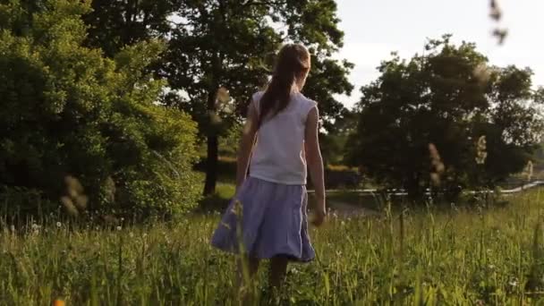 Kinder im Freien — Stockvideo