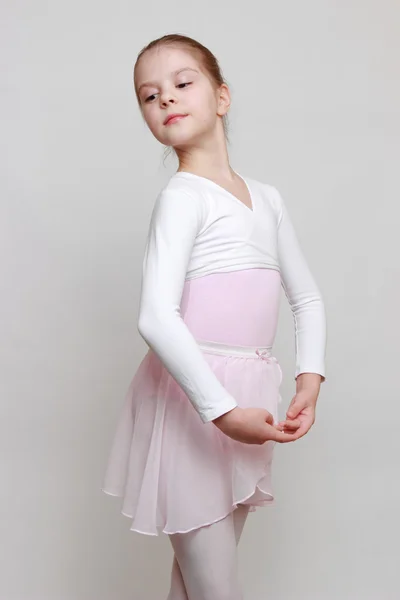 Lovely young ballerina — Stock Photo, Image