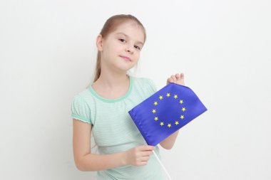 Genç kız holding Avrupa bayrağı