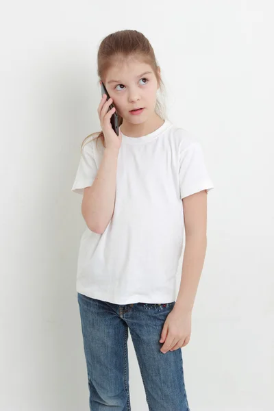 Υπέροχο Κοριτσάκι Και Κινητό Τηλέφωνο — Φωτογραφία Αρχείου