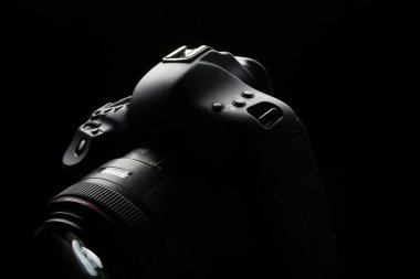 profesyonel modern dslr kamera düşük anahtar görüntü