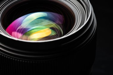 Profesyonel modern Dslr kamera llense düşük anahtar görüntü