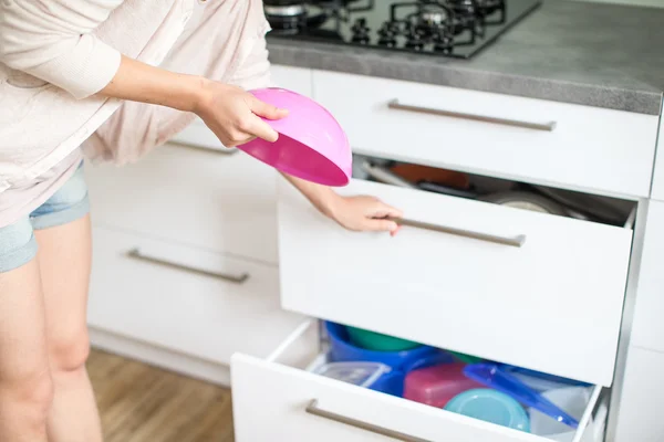 Young woman in her lovely, modern kitchen — Stock Photo, Image