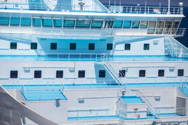 Gemi güvertesi görünümünü takip et