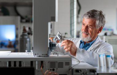 Üst düzey kimya Profesör/doktor bir laboratuvarda