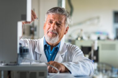 Üst düzey kimya Profesör/doktor bir laboratuvarda