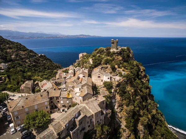 Letecký pohled na krásné vesnice Nonza v Cap Corse — Stock fotografie