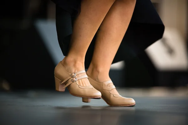 Dançarinos realizando tango argentino — Fotografia de Stock
