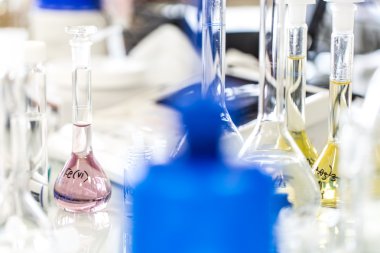  Modern Kimya/Biyoloji Laboratuvarı