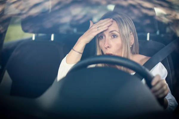 Pretty Middle Aged Woman Steering Wheel Her Car — Stock Photo, Image